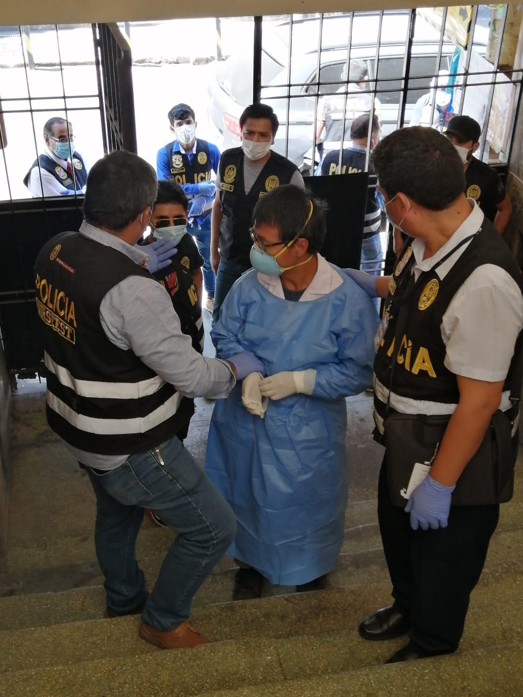 Se le investiga por la presunta responsabilidad en los delitos contra la paz pública, hurto sistematico, falsedad generica y otros. (Foto: PNP)