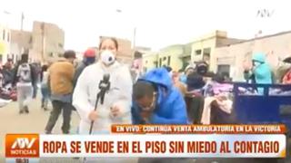 Sujeto le tose a una reportera que realizaba enlace en vivo en una calle de La Victoria [VIDEO]