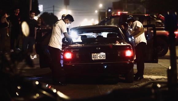 Sicarios asesinan a un hombre dentro de su vehículo en la Perla Callao. (Foto: César Grados/@photo.gec)