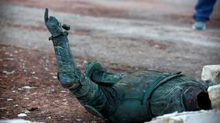 Derriban la estatua de conquistador de Puerto Rico antes de la visita del rey de España Felipe VI