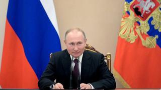 Putin asegura que Rusia tiene la primera vacuna aprobada contra el COVID-19