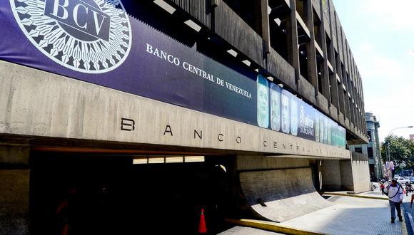 La situación del banco central pone de relieve el caos en la Administración del presidente Nicolás Maduro.