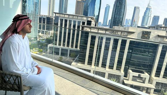 Carlos Zambrano sorprende a seguidores con vestimenta árabe en Dubái. Foto: Carlos Zambrano