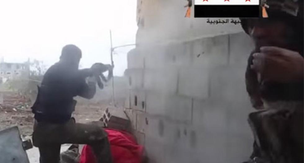 El video registró un hecho trágico e inesperado durante los combates en Siria. (Foto: YouTube)