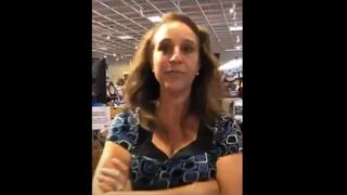 Florida: arrestan a mujer que tosió sobre otra de forma deliberada en un centro comercial