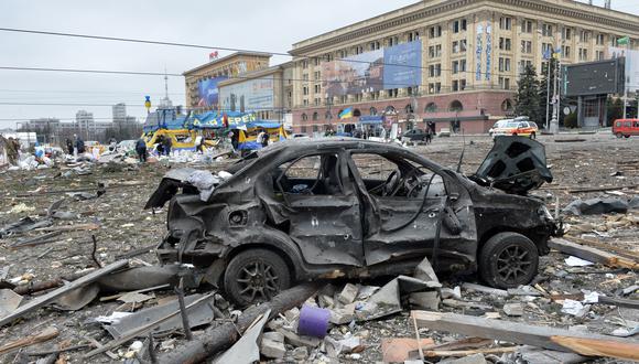Imagen de la destrucción rusa en la ciudad de Járkov, la segunda más grande de Ucrania, el pasado 1 de marzo (Foto: Sergey Bobok/AFP).
