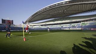 Estadio desolado en primer partido de la liga de Japón 2014