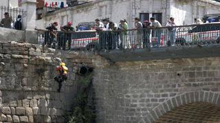 FOTOS: Turistas que practicaban canotaje quedaron varados en río Chili