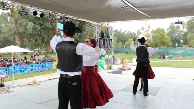 Las parejas  juntan su talento, la pasión por su tradición y los trajes típicos y brindaron un momento cálido a los amantes de la polka norteña mexicana. (Foto: Facebook)
