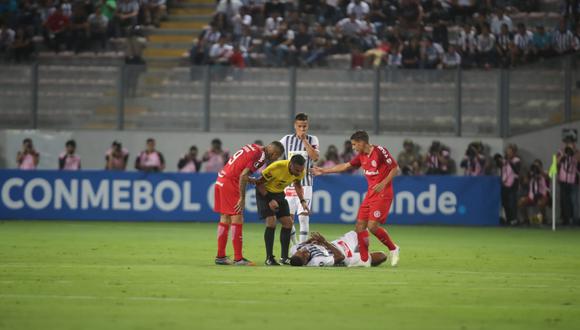 Alianza Lima vs. Internacional: Paolo Guerrero y el golpe a Aldair Fuentes que paralizó el juego | Foto: Giancarlo Ávila/GEC