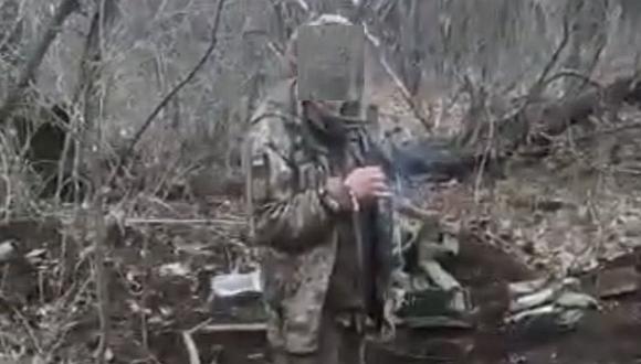 Captura de pantalla del video que mostró la ejecución del soldado ucraniano.