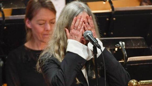 Nobel 2016: Patti Smith erró al cantar tema de Dylan [VIDEO]