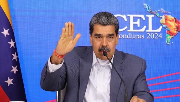 El presidente venezolano, Nicolás Maduro, durante una reunión virtual de la Comunidad de Estados Latinoamericanos y Caribeños (Celac), en Caracas, Venezuela, el 15 de abril de 2024. (Prensa de Miraflores / EFE)