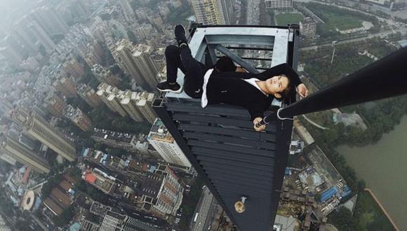 Wu Yongning, un conocido escalador que falleció en 2017 mientras realizaba una de sus temerarias acrobacias en un rascacielos del sureste del país.