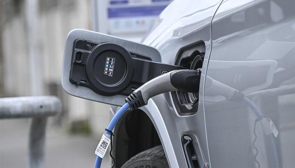 Suiza prohibirá los autos eléctricos durante el invierno por la escasez energética.