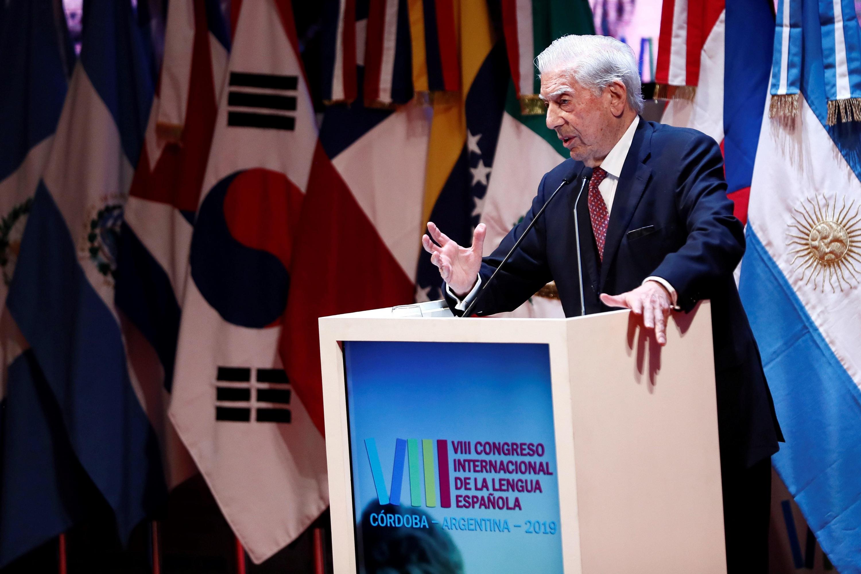 Mario Vargas Llosa ofreció el discurso inaugural del Congreso Internacional de la Lengua Española que se celebra desde el miércoles hasta el sábado en Córdoba, Argentina. (EFE).