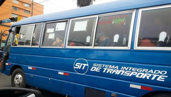Pro Transporte no aclara confusión por cústeres azules en Lima