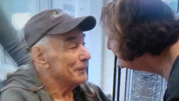 Emotivo encuentro de pareja que se separó tras 62 años juntos