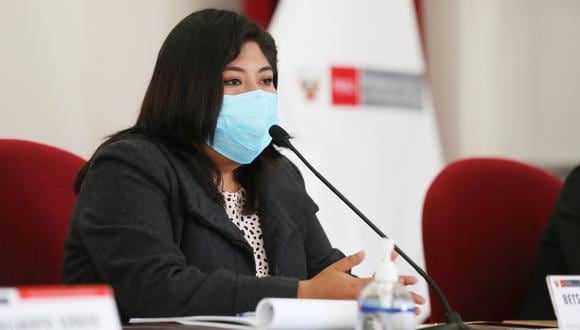 La ministra de Trabajo, Betssy Chávez, espera que el Congreso le brinde el voto de confianza al Gabinete que preside Mirtha Vásquez | Foto: Andina / Referencial