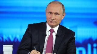 Putin se burla del ex jefe del FBI:"A Comey le podemos dar asilo en Rusia"