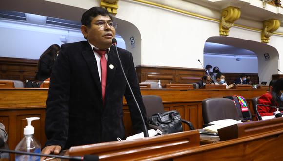 El legislador oficialista Fernando Herrera Mamani falleció el lunes 25 de octubre producto de un paro cardiorrespiratorio. (Foto: Congreso)