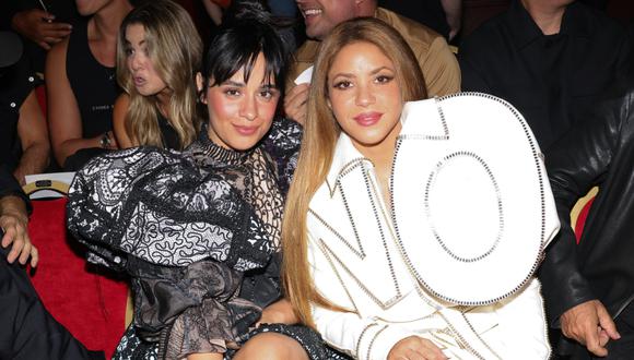 Shakira y Camila Cabello se dejaron ver juntas en la semana de la moda de París (foto: Pierre Suu/Getty Images)