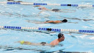 Inglaterra reabre gimnasios y piscinas por primera vez desde el inicio de la cuarentena por coronavirus | FOTOS