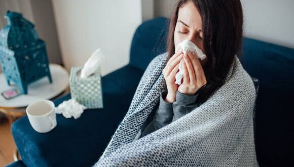 La anosmia o la pérdida completa del olfato es uno de los síntomas del COVID-19 (Foto: iStock).
