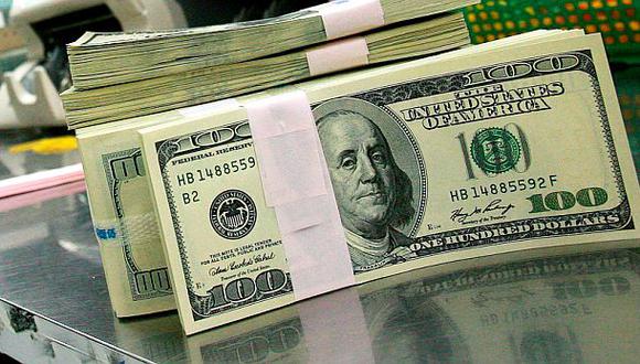 Dólar cierra en S/.2,912, su nivel más alto en cinco años