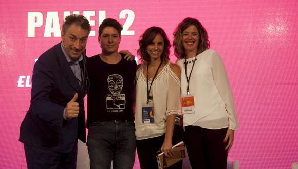 Roberto Smeraldi junto a Palmiro Ocampo, Malena Mart&iacute;nez e Idoia Calleja. (Foto: Apega)