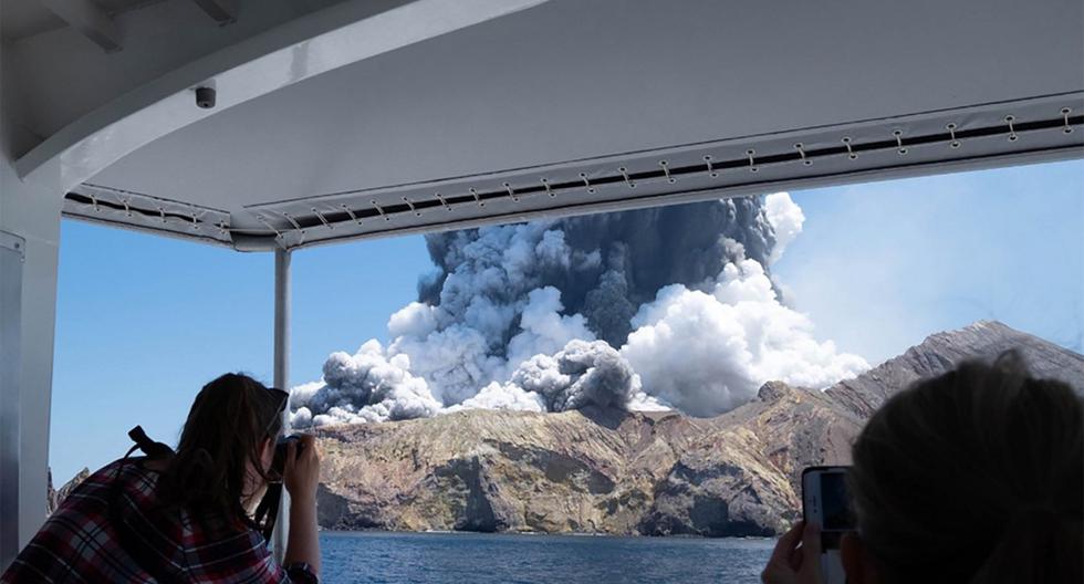 La primera explosión volcánica sucedió a primera hora de la tarde del lunes y cuando 47 personas visitaban esta isla de propiedad privada. (Archivo / AFP)