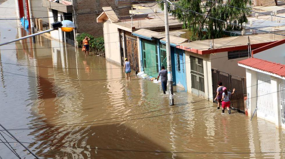 A la presencia de lluvias se suma la falta de motobombas para succionar el agua en la ciudad (Foto: Johnny Aurazo)