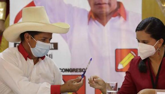 Verónika Mendoza apoyó a Pedro Castillo en la segunda vuelta de las elecciones generales del 2021. (Foto: EFE)