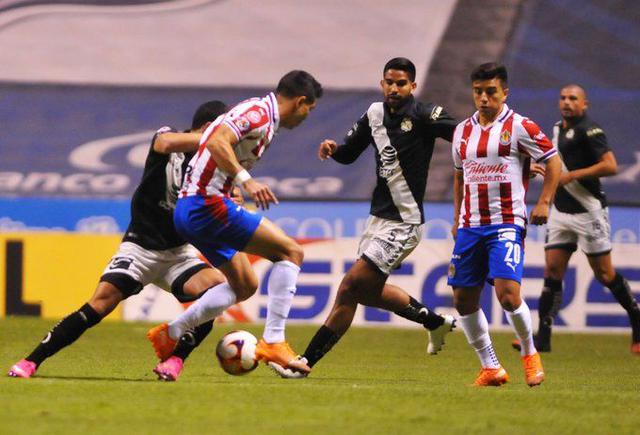 Chivas vs. Puebla (AFP)