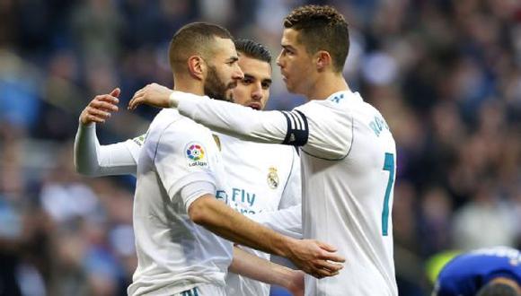 El entrenador del Real Madrid halagó demasiado a Cristiano Ronaldo por apoyar a Karim Benzema en dos acciones clave en el triunfo por 4-0 sobre Alavés. (Foto: AFP)