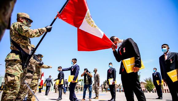 Pedro Castillo anunció que el servicio militar será obligatorio para jóvenes que no estudien ni trabajen. (Foto: Gobierno Regional Arequipa)