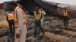 Pakistán: Víctimas murieron al intentar recoger gasolina derramada por camión