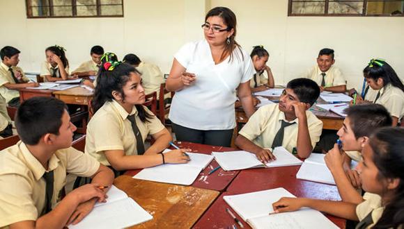 Conoce detalles acerca del otorgamiento del nuevo bono docente ascendente a los S/220, cuándo se pagará y a quiénes beneficia directamente. (Foto: Gobierno del Perú)