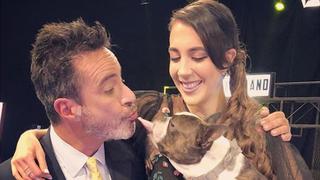 Instagram: Chiara Pinasco llevó a su perro a entrevista en TV, como de Katy Perry