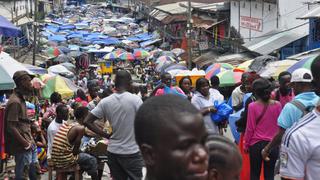 Ébola: Liberia pone en cuarentena a su mayor barrio pobre