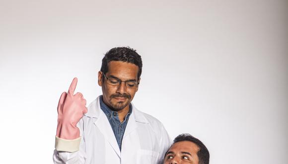 "Ese dedo", una breve comedia sobre la visita al proctólogo