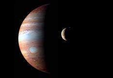 NASA: Juno capta increíble tormenta rosada de nubes brillantes en Júpiter