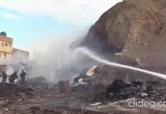 Piura: incendio consumió cuatro puestos de carpintería ubicados en “La Parada” | VIDEO