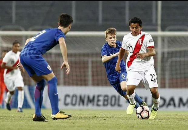 Osama Vinladen played in the Peruvian Under-15 |  Photo: Facebook
