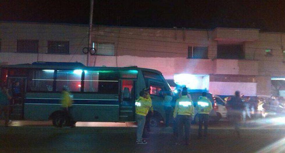 Se necesitaron 50 ambulancias para transportar a los heridos a hospitales cercanos. (Foto: @Camolina1)