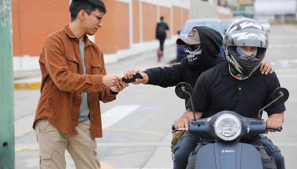 Alrededor de 15 de cada 100 peruanos han sido víctimas de robo o intento de robo de dinero, cartera o celular.