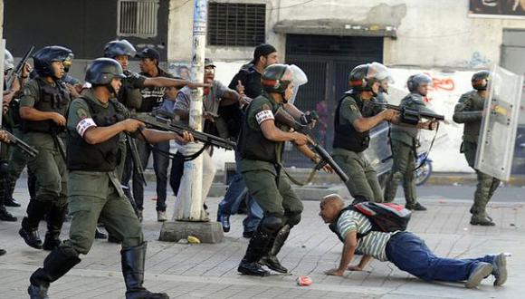 Venezuela: militares podrán usar armas de fuego en protestas