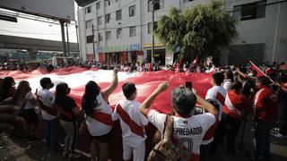 Gamarra: empresarios realizan banderazo en apoyo a la selección peruana de fútbol | FOTOS