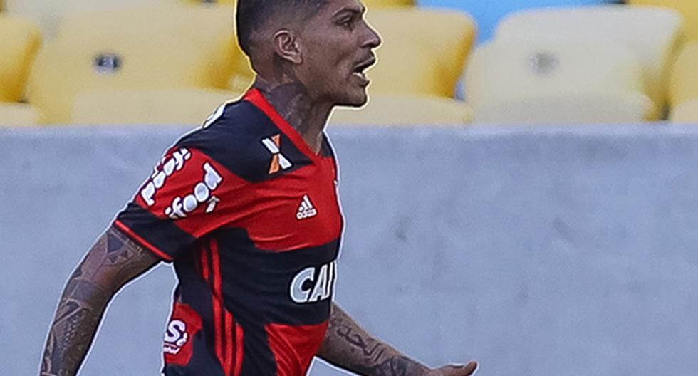 Paolo Guerrero no fue ajeno al gran inicio de Miguel Trauco en el Flamengo. (Foto: Getty Images)