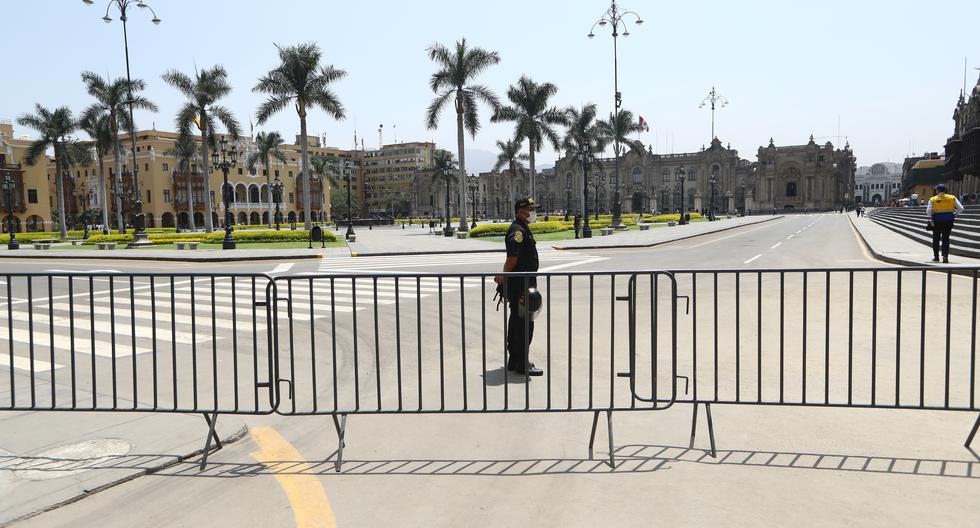 En lo que va del año, la Plaza de Armas ha permanecido cerrada el 75% de los días. Así lo indicó la subgerencia de Turismo de la Municipalidad Metropolitana de Lima. (Foto: Alessandro Currarino)